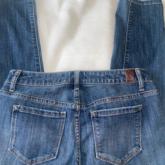 Skinny Mid Rise Jeans - Picture 3 of 6